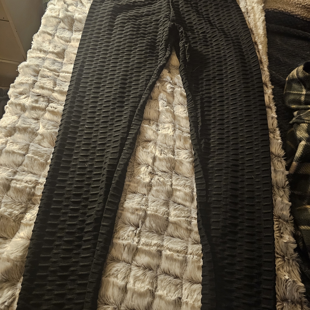 NWOT Black Textured Leggings